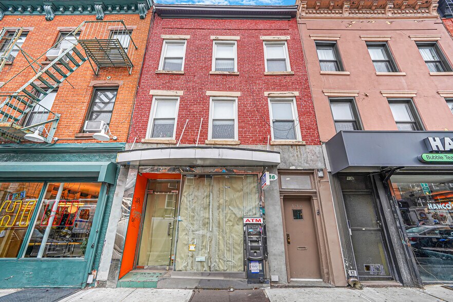 More Photos Of 136 Smith St, Brooklyn Storefront Retail Residential For Lease