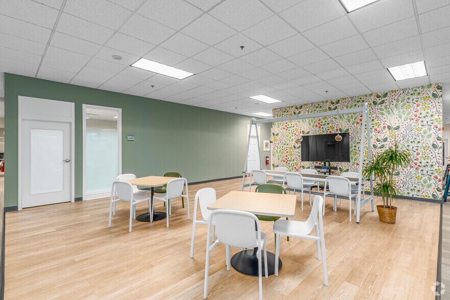 More Photos Of 4051 Ogletown Stanton Rd, Newark Office Residential For Lease