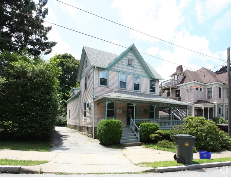 Primary Photo Of 54 Fremont St, New London Office Residential For Sale