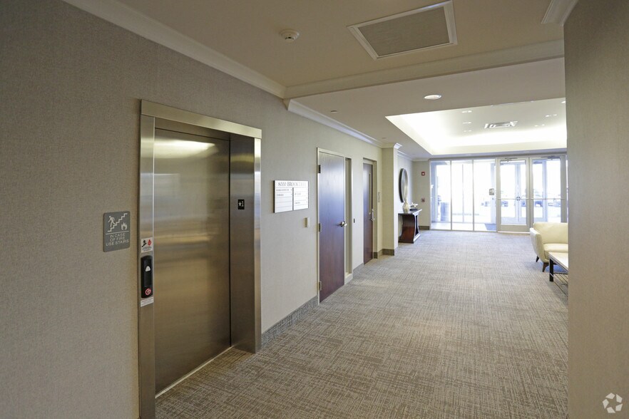More Photos Of 8000 Brooktree Rd, Wexford Medical For Lease