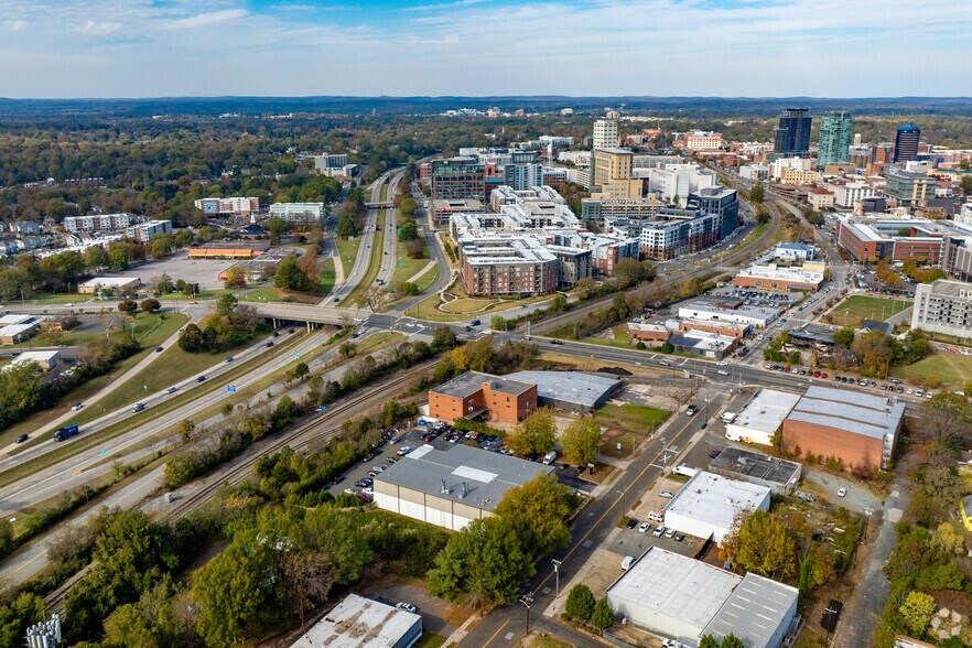 More Photos Of 810 Ramseur St, Durham Warehouse For Lease