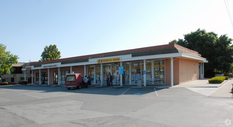 More Photos Of 12300-12306 Saratoga Sunnyvale Rd, Saratoga Freestanding For Lease
