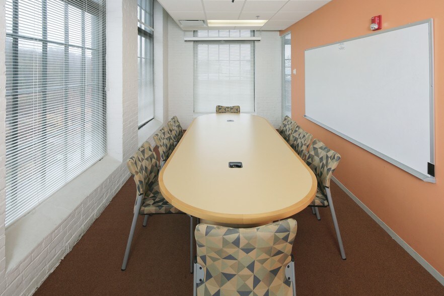 More Photos Of 166 Valley St, Providence Office Residential For Lease