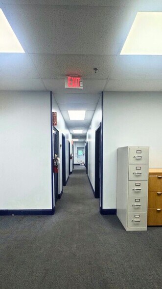 More Photos Of 8080-8100 NW 33rd St, Doral Warehouse For Lease