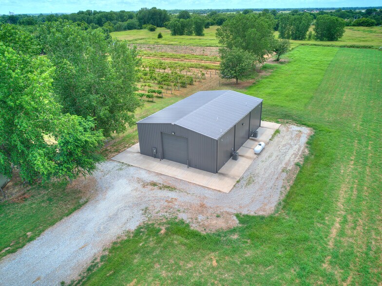 More Photos Of 6745 N Gregory Rd, Yukon Winery Vineyard For Sale