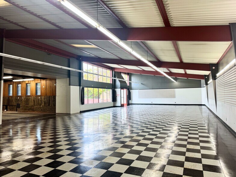 More Photos Of 735 Gilman St, Berkeley Showroom For Sale