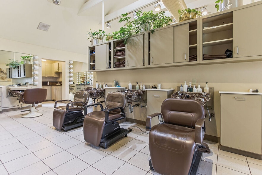 More Photos Of 4351 Old William Penn Hwy, Monroeville General Retail For Sale