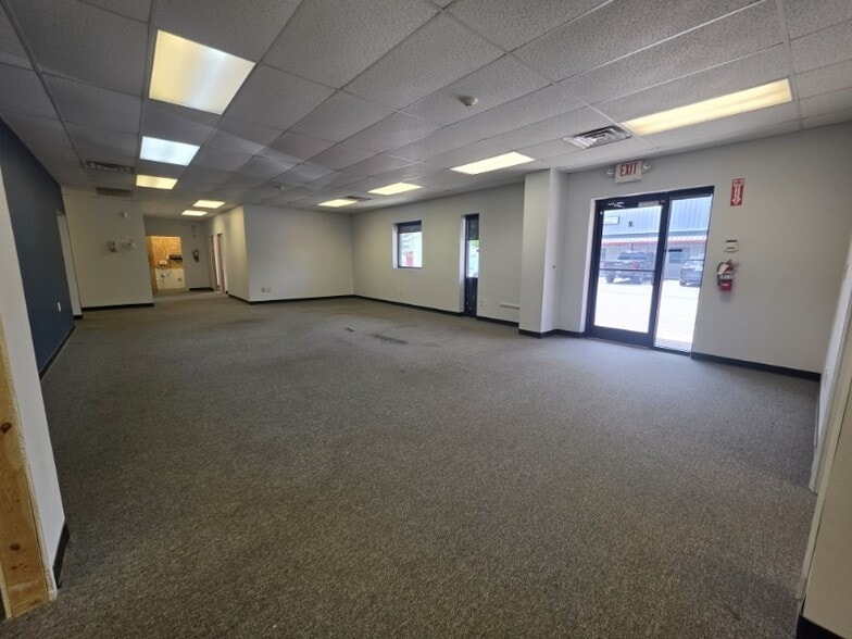 More Photos Of 1030 Elizabeth St, Nicholasville Self Storage For Lease