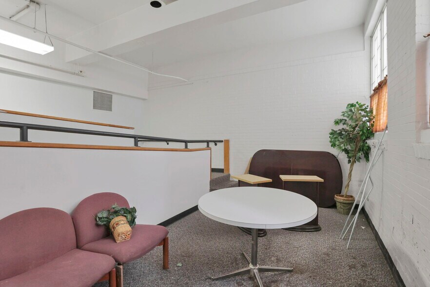 More Photos Of 300 E Auburn Ave, Springfield Office For Sale