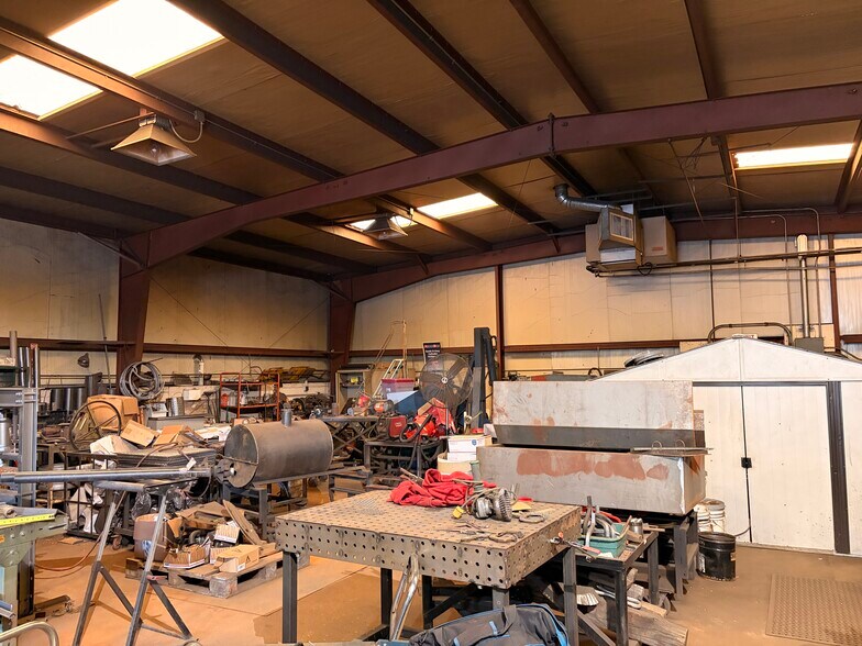 More Photos Of 4481 Lamb Ave, Union Point Warehouse For Sale