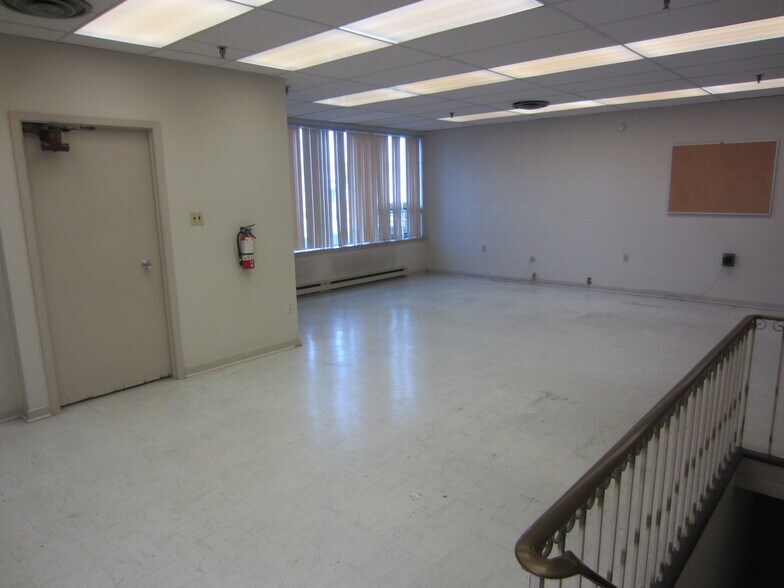 More Photos Of 76 Signet Dr, Toronto Industrial For Sale