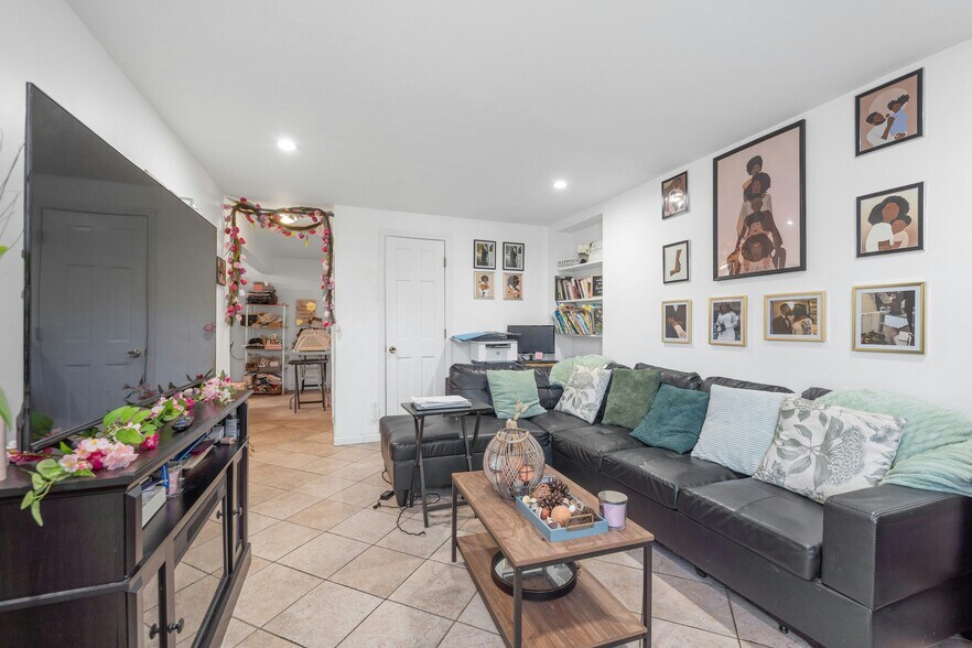 More Photos Of 161 S Pearl St, Pearl River Apartments For Sale