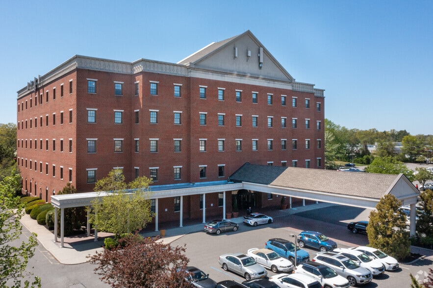 Primary Photo Of 377 Oak St, Garden City Office For Sale