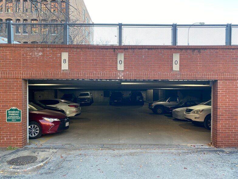 More Photos Of 102-106 W 9th St, Kansas City Unknown For Lease