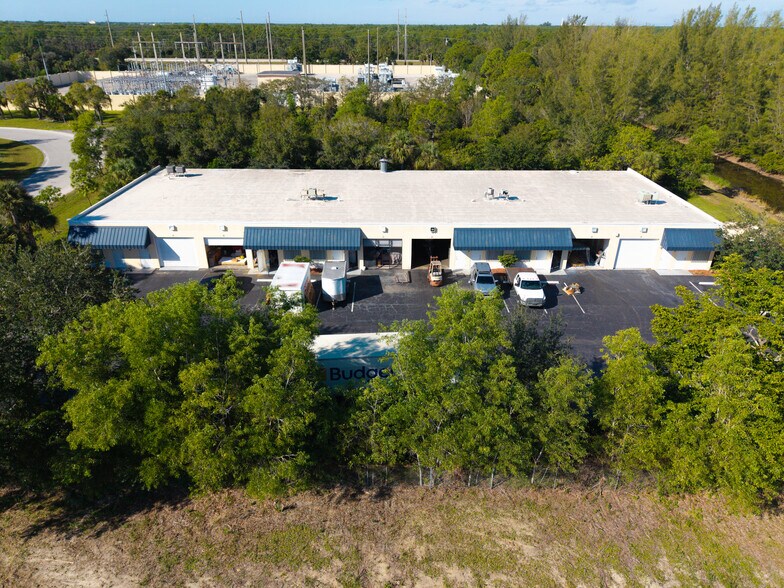 More Photos Of 15935 Assembly Loop, Jupiter Warehouse For Sale