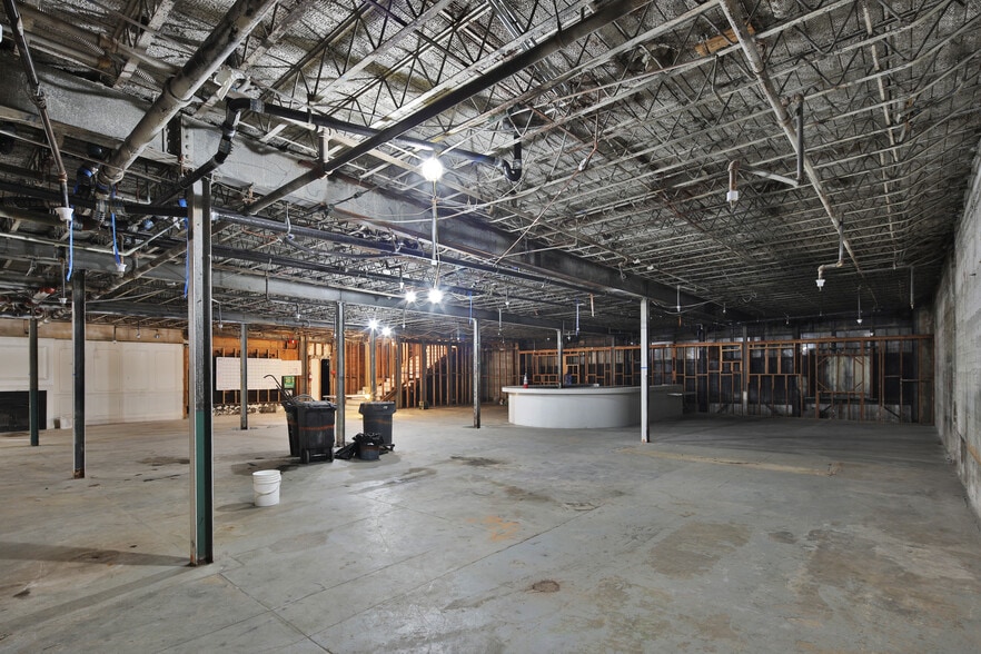 More Photos Of 420-428 N Beverly Dr, Beverly Hills Storefront For Lease