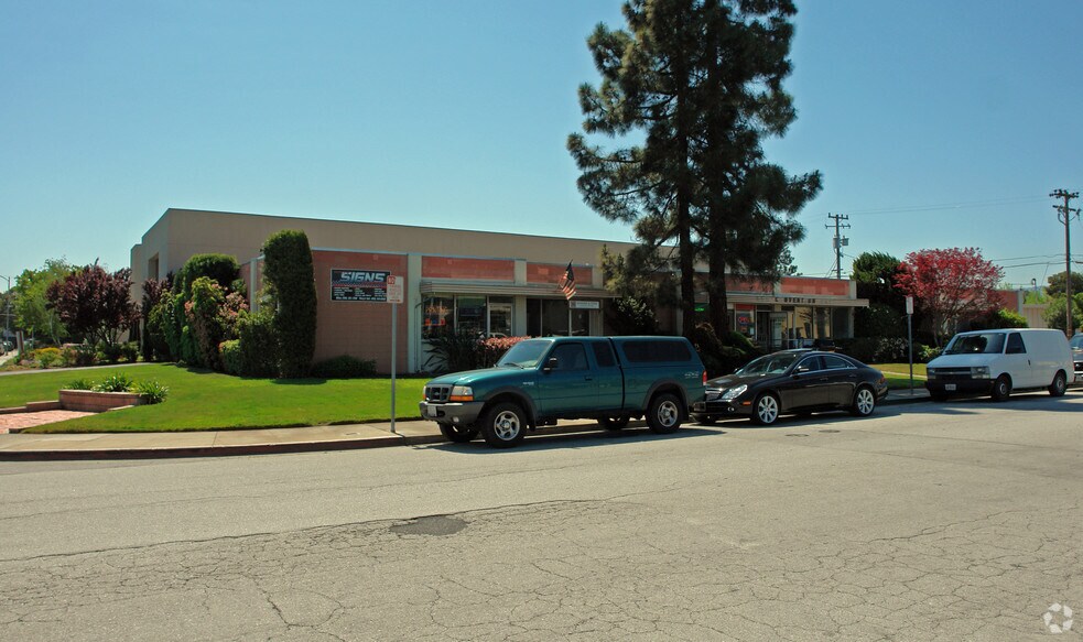 Primary Photo Of 465 Convention Way, Redwood City Flex For Sale
