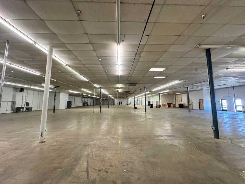 More Photos Of 1001 NE Loop 820, Fort Worth Distribution For Lease