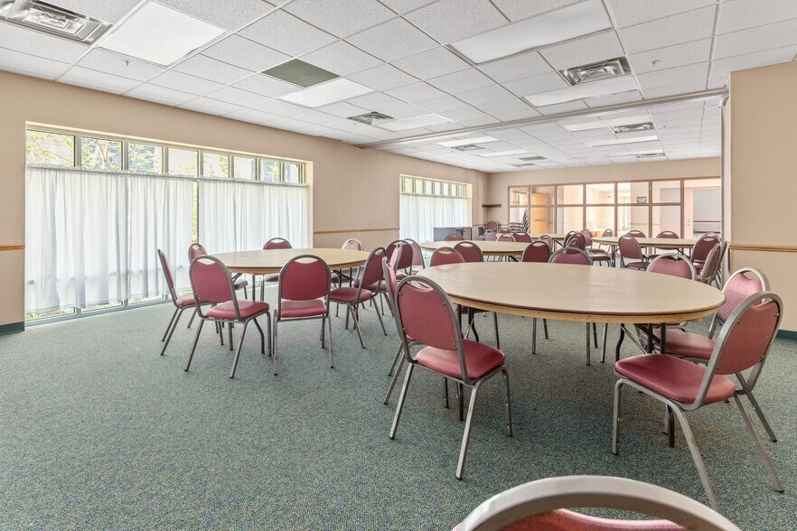 More Photos Of 266 Antoine St, Wyandotte Religious Facility For Lease