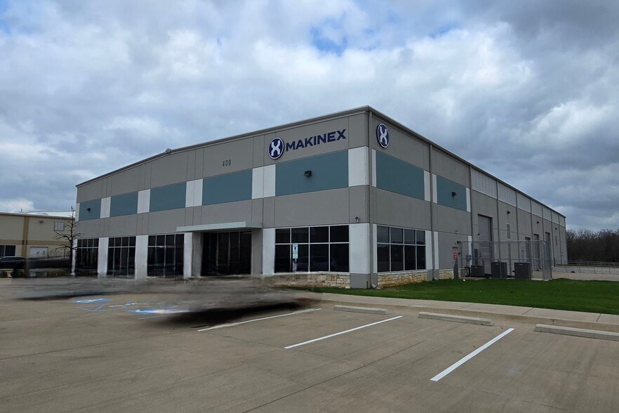 Primary Photo Of 2151 Heritage Pky, Mansfield Showroom For Lease