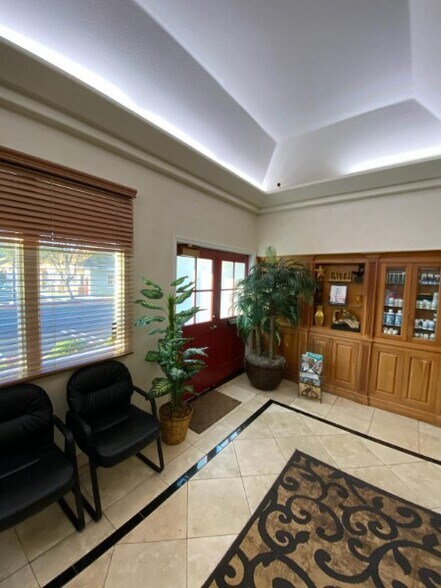 More Photos Of 1325-1337 E Thousand Oaks Blvd, Thousand Oaks Coworking Space