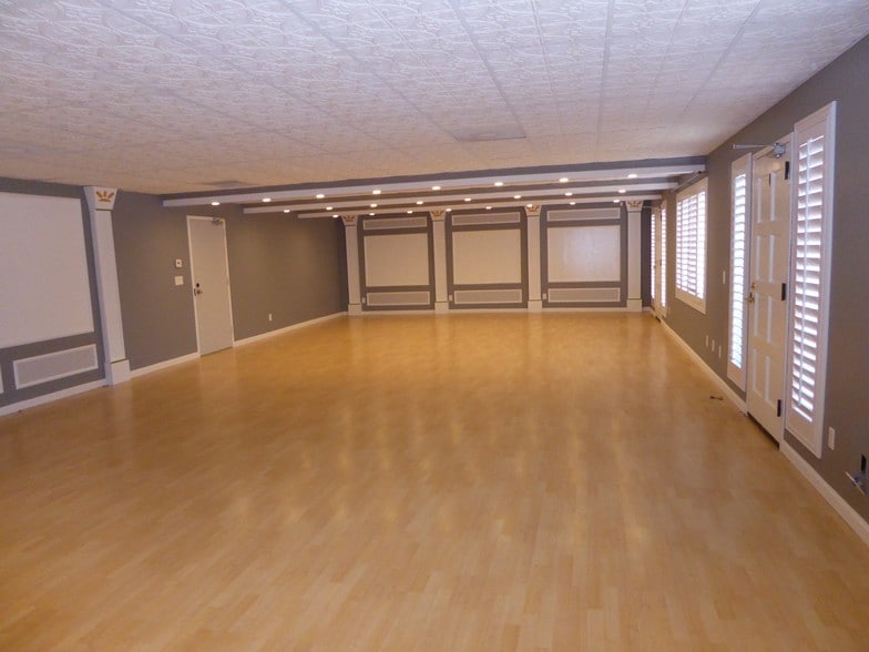 More Photos Of 7670 Opportunity Rd, San Diego Office For Lease