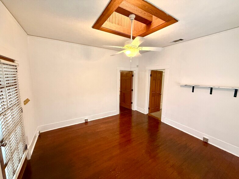 More Photos Of 108 W 38th St, Austin Loft Creative Space For Lease