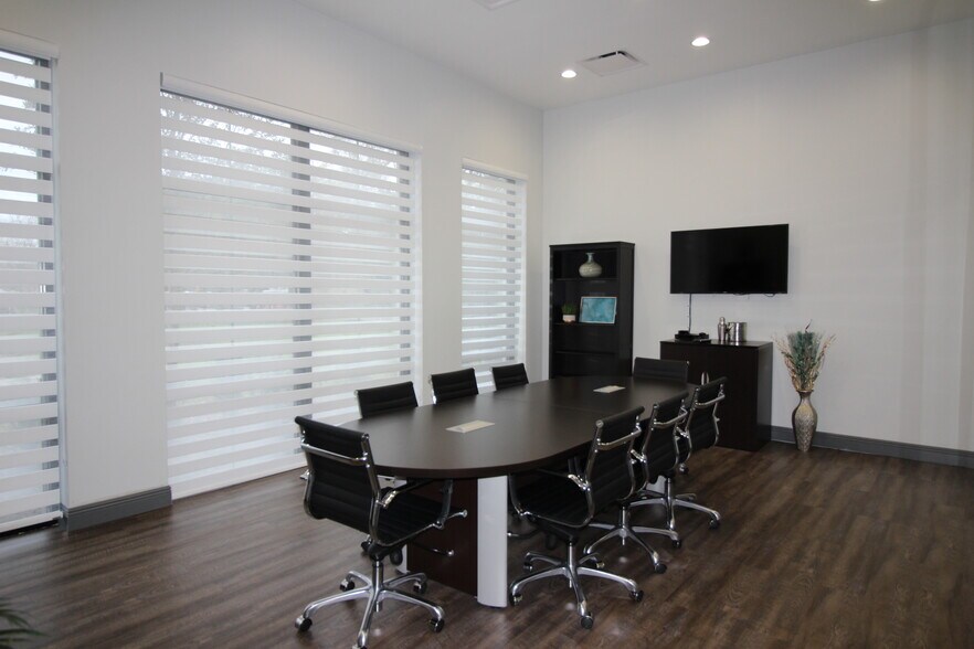 More Photos Of 952 International Pky, Lake Mary Office For Sale