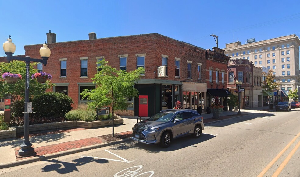 Primary Photo Of 519 E State St, Rockford Storefront For Sale