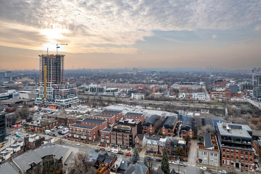 More Photos Of 41 River St, Toronto Apartments For Lease