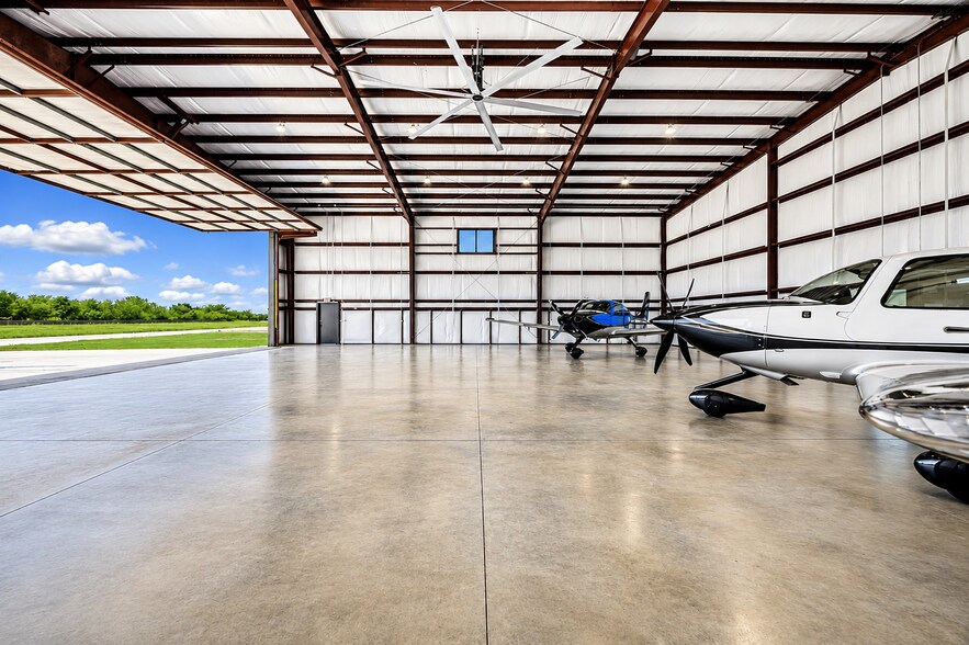 More Photos Of 3000 Westcourt rd, Denton Airplane Hangar For Sale