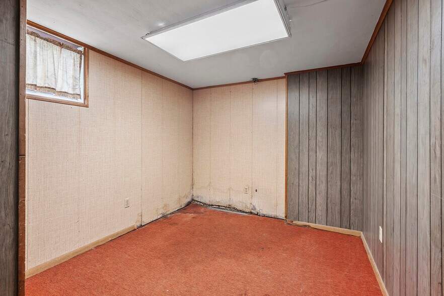 More Photos Of 9270 Old Perry Hwy, Pittsburgh Loft Creative Space For Sale