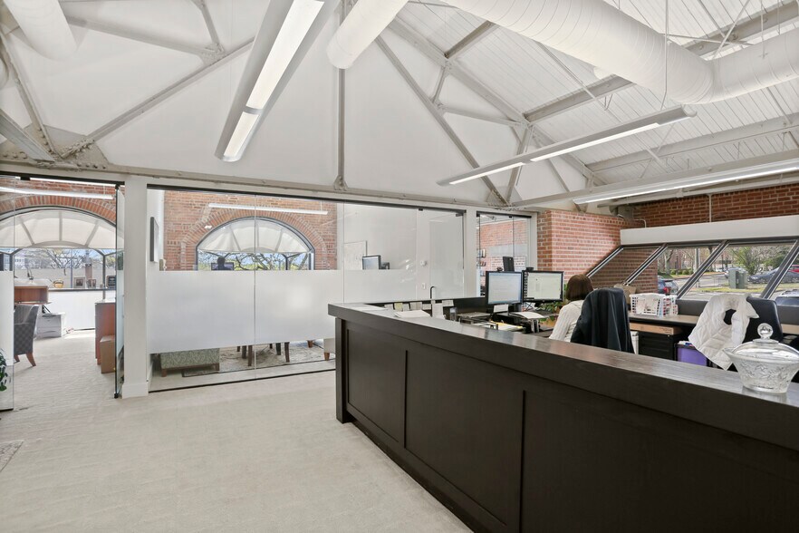 More Photos Of 199 Elm St, New Canaan Medical For Lease