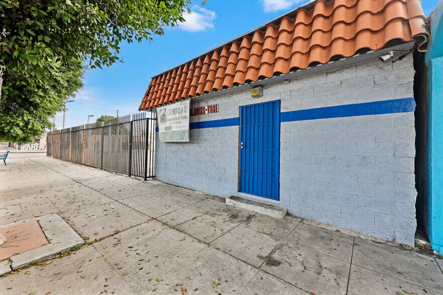 More Photos Of 310 N Long Beach Blvd, Compton Storefront Retail Office For Sale