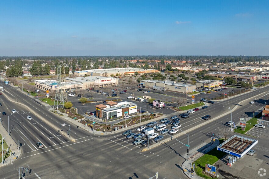 More Photos Of 3732 W Shaw Ave, Fresno Land For Lease