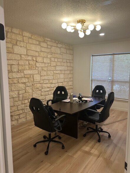 More Photos Of 4131 Spicewood Springs Rd, Austin Unknown For Lease