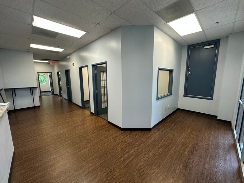 More Photos Of 7752-7756 Gateway Ln, Concord Medical For Lease