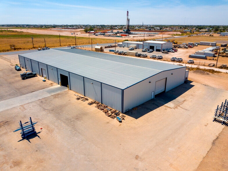 More Photos Of 3707 S County Road 1210, Midland Distribution For Lease