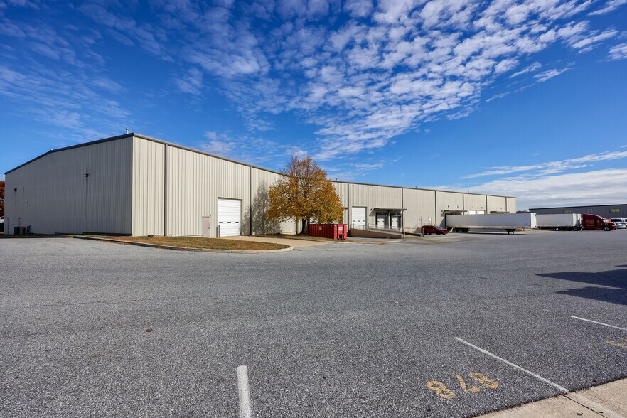 More Photos Of 301 Commerce Dr, New Holland Warehouse For Sale