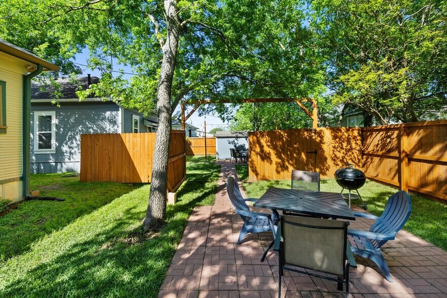 More Photos Of 314 W 3rd St, Taylor Multifamily For Sale