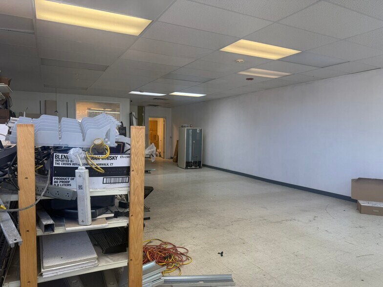 More Photos Of 1460 Carr St, Lakewood Freestanding For Lease