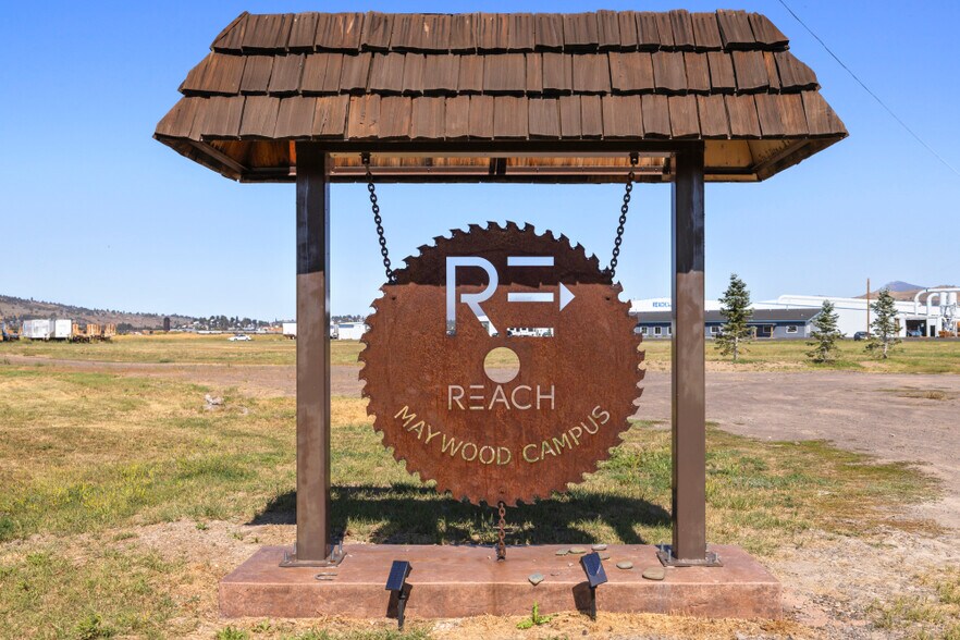 More Photos Of 2350 Maywood Dr, Klamath Falls Manufacturing For Sale