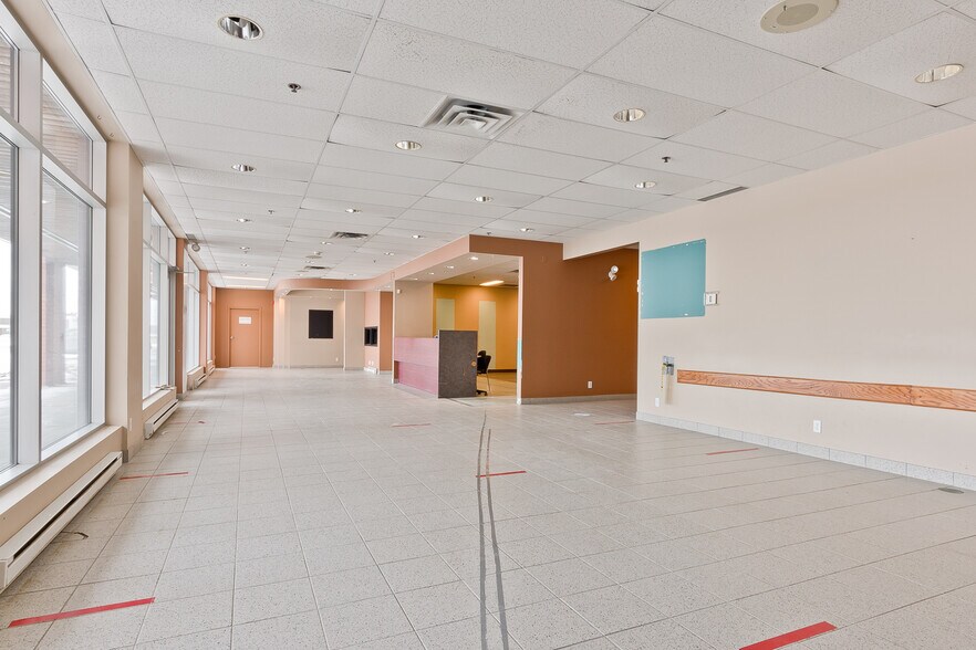 More Photos Of 4870 Boul Bourque, Sherbrooke General Retail For Lease
