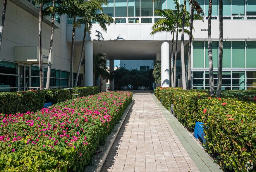 More Photos Of 20900 NE 30th Ave, Aventura Office Residential For Lease