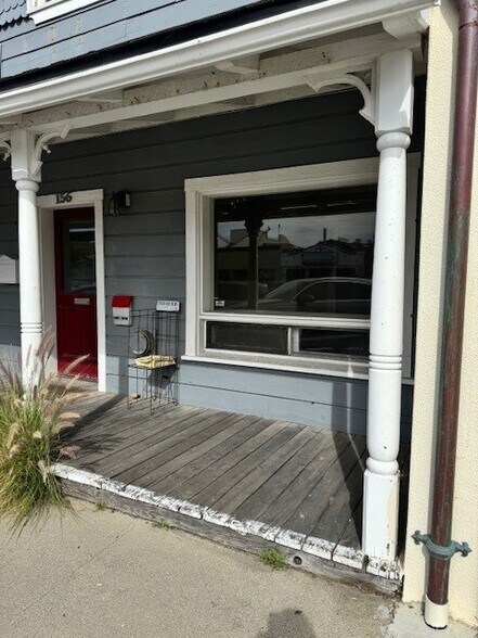 More Photos Of 156 N Ocean Ave, Cayucos Storefront For Lease