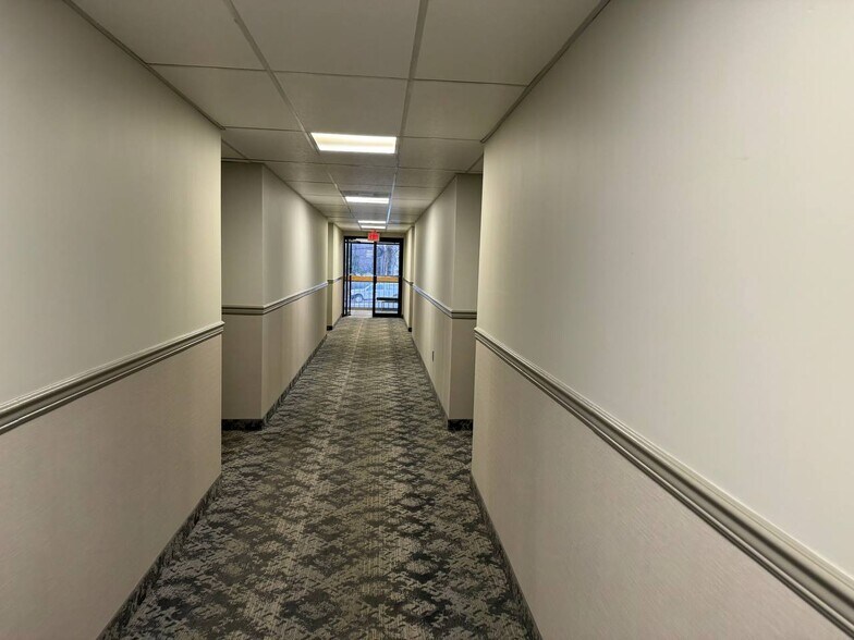 More Photos Of 225 Gordons Corner Rd, Manalapan Township Medical For Lease