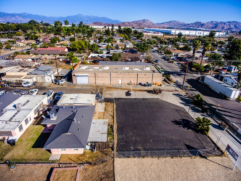 Primary Photo Of 18738 5th St, Bloomington Warehouse For Lease