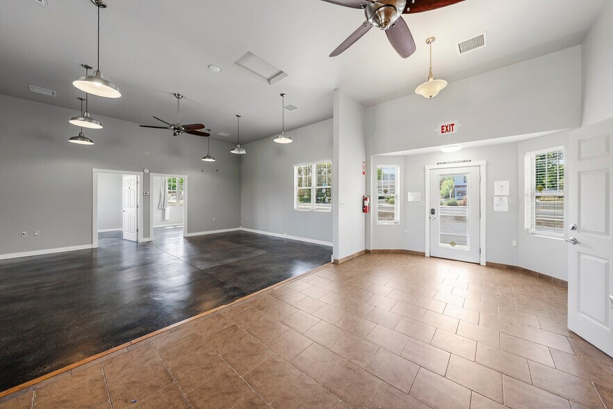 More Photos Of 143 S Main St, Phoenix Office For Sale