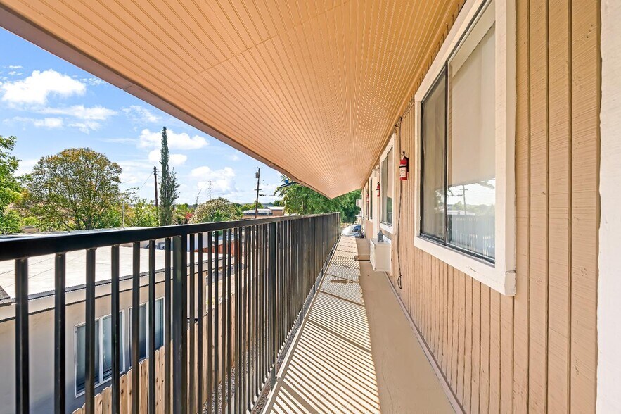 More Photos Of 2944 Del Paso Blvd, Sacramento Apartments For Sale