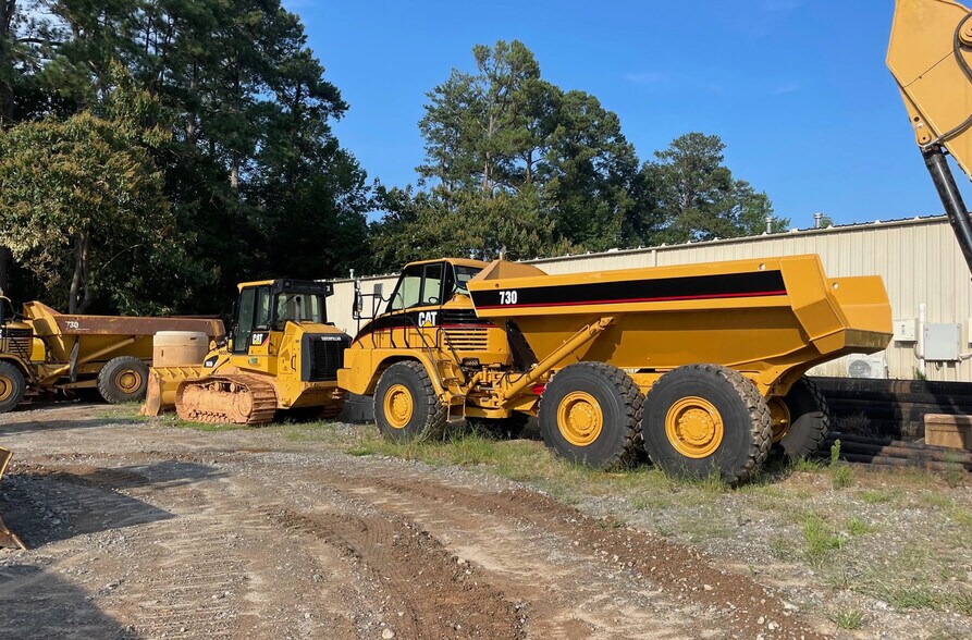 More Photos Of 5085-A Old Ellis Pt, Roswell Flex For Sale